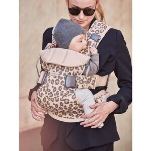 Like New BabyBjorn Carrier Mini in Soft Pink leopard